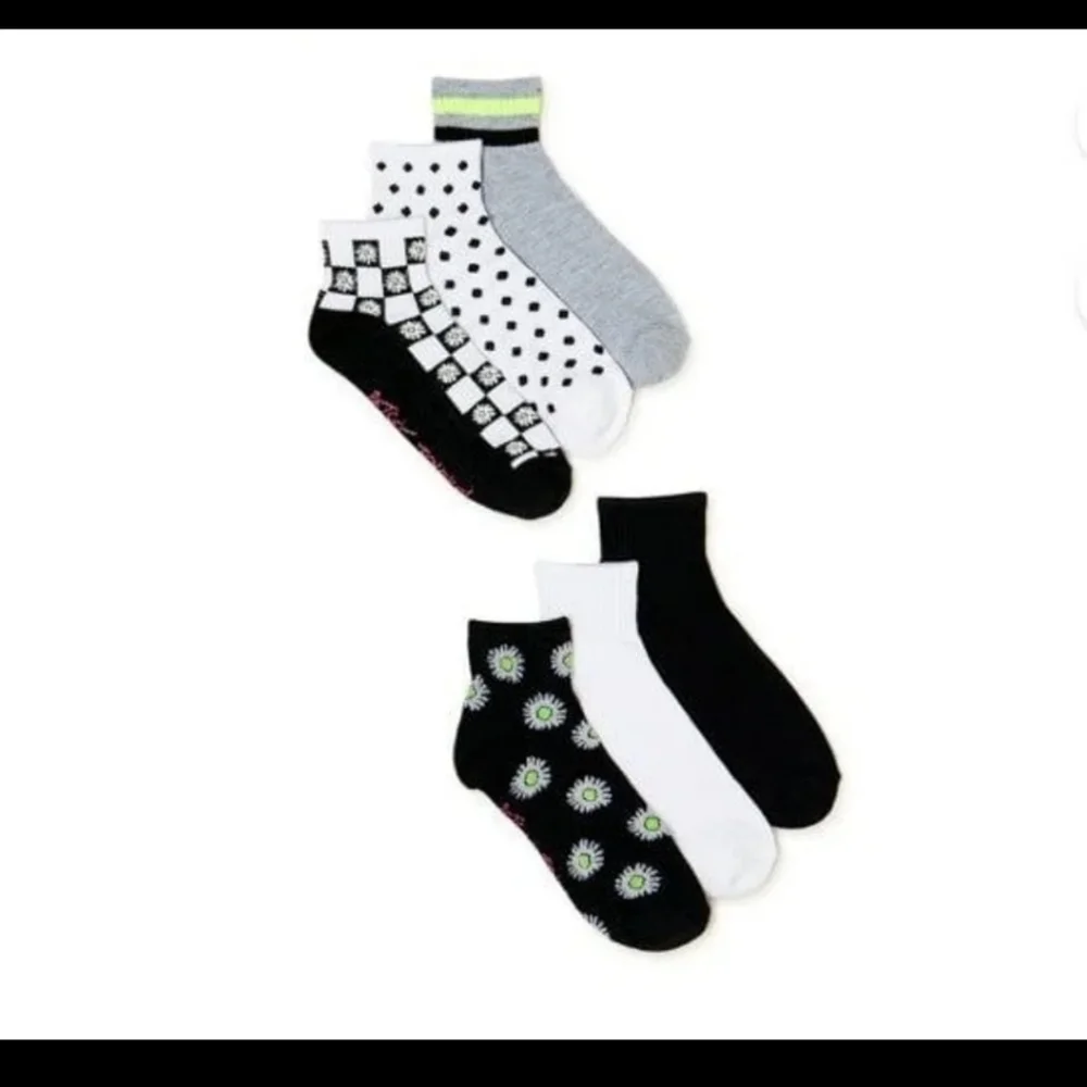 Betsey Johnson Women's Quarter Crew Socks, 6-Pack OS BNWT SO 1 Set Left
